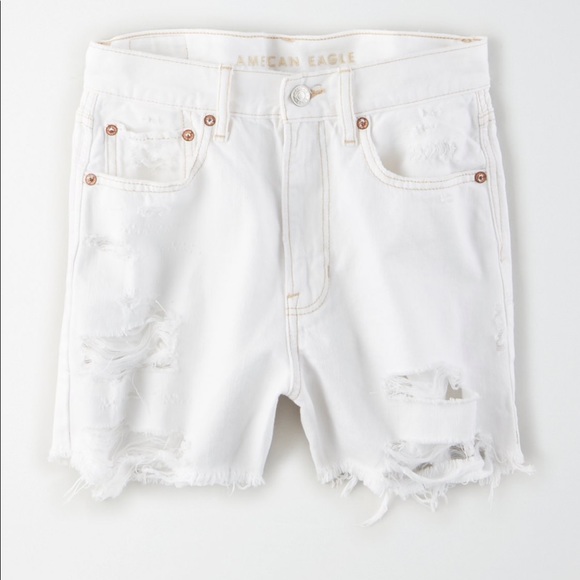 NWT! American Eagle White 90’s Boyfriend Shorts! - Picture 4 of 10